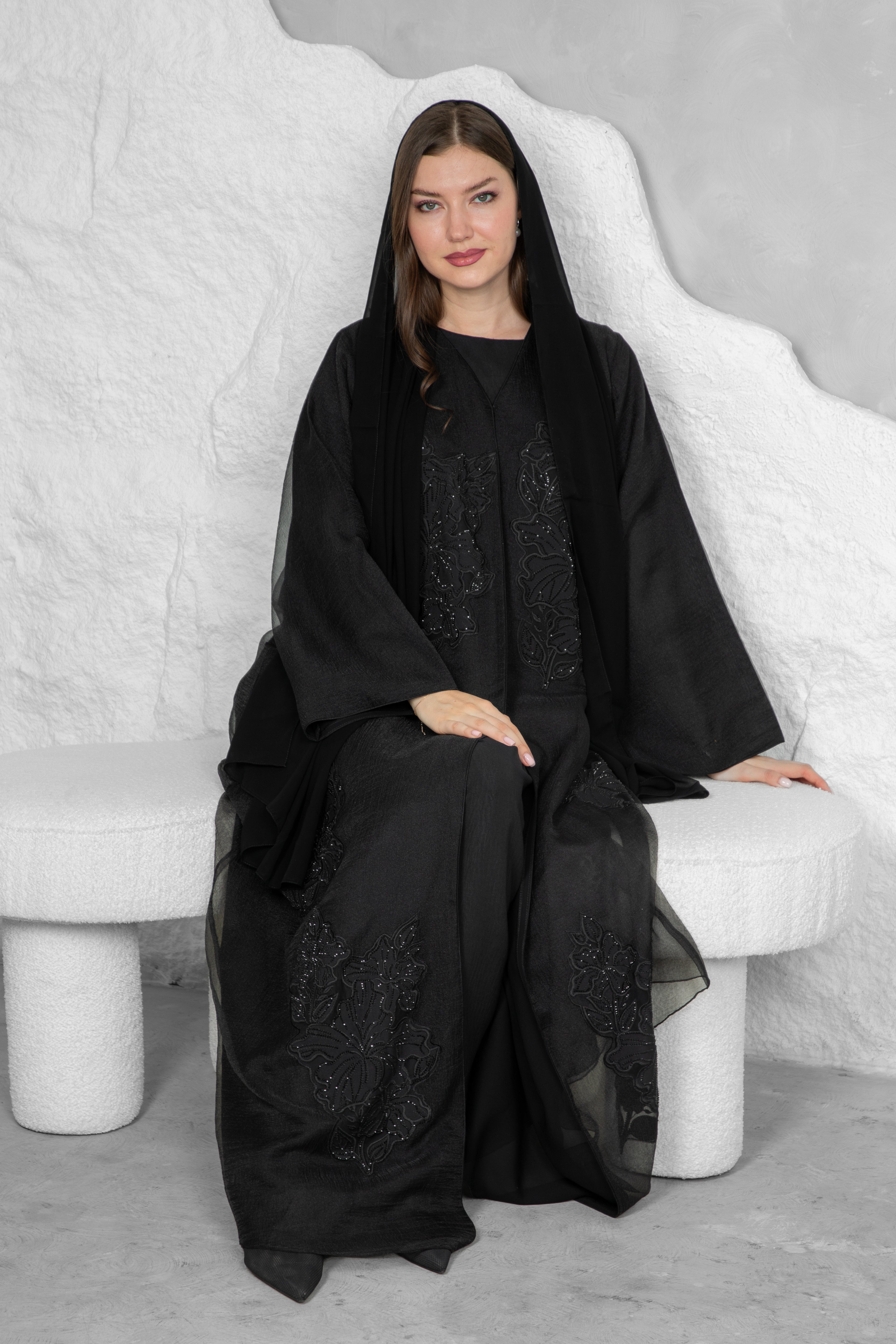 Noir Elegance Abaya