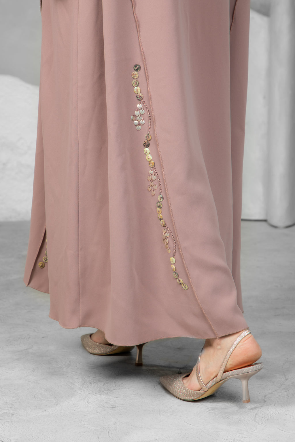 Luxury Mauve Abaya – Premium Fabric with Stunning Handwork | Designer Abaya UAE