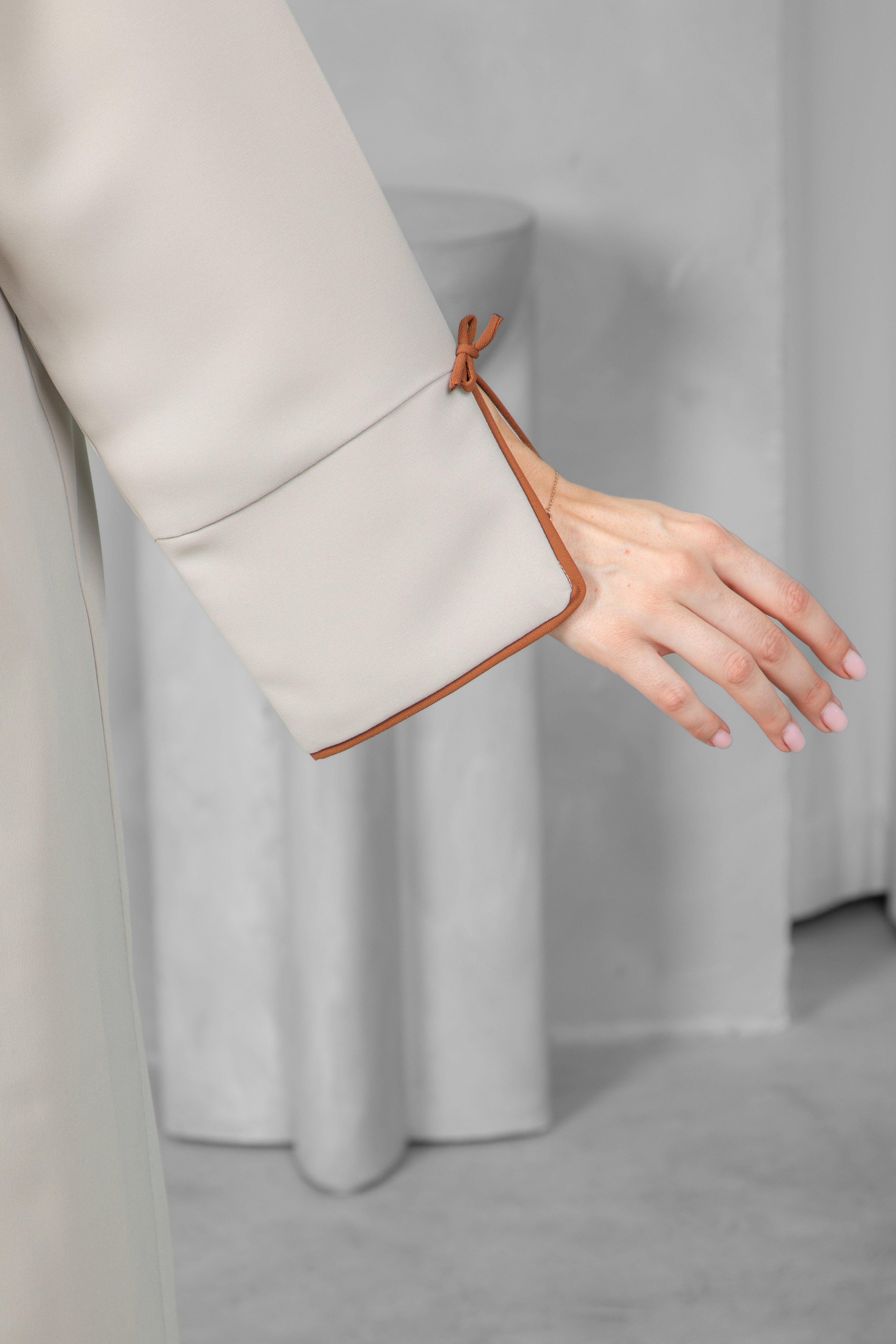Classic Abaya – Solid color with Brown Bow | Premium Collection