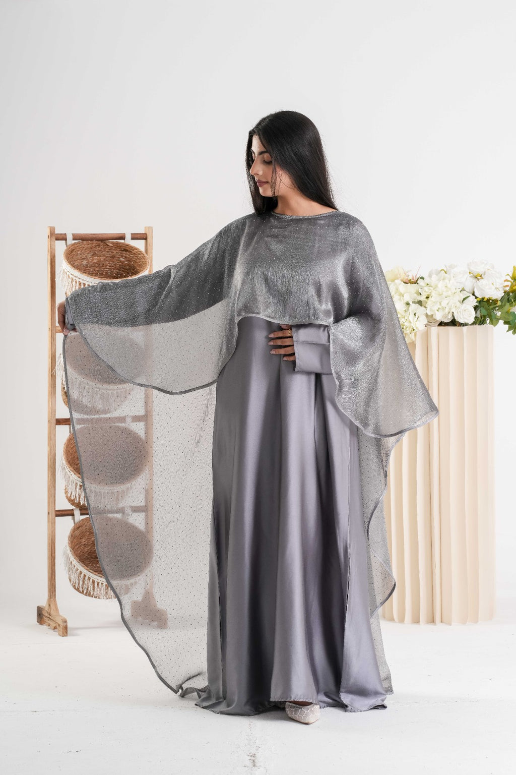 Elegant Grey Abaya عباية رمادية أنيقة